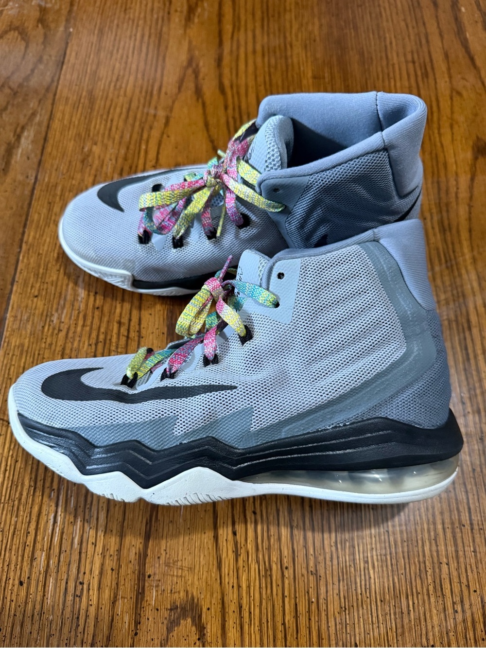 Nike Kids High-Top Air Max Audacity Shoes in Light Gray with Multicolor Laces.